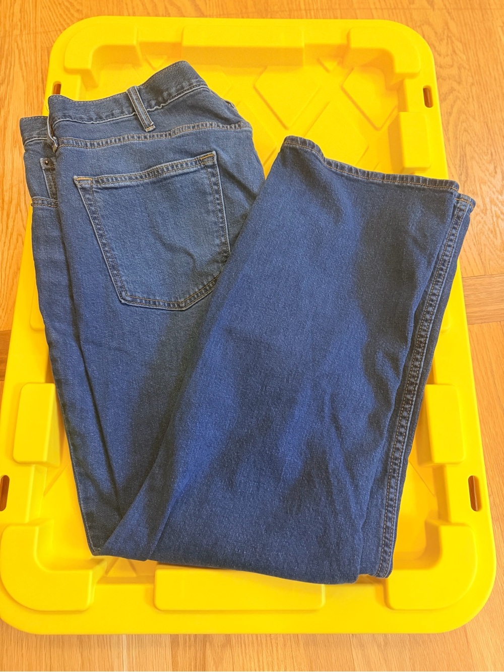 Men's Size 38x30 "Old Navy" Dark Blue BOOTCUT Leg Jeans GUC